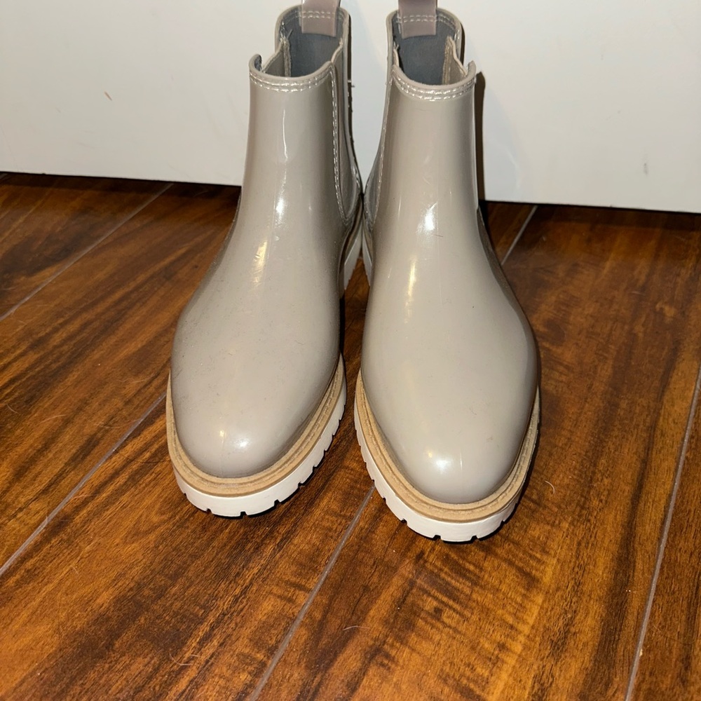 Stylish Gray Women's Ankle Boots